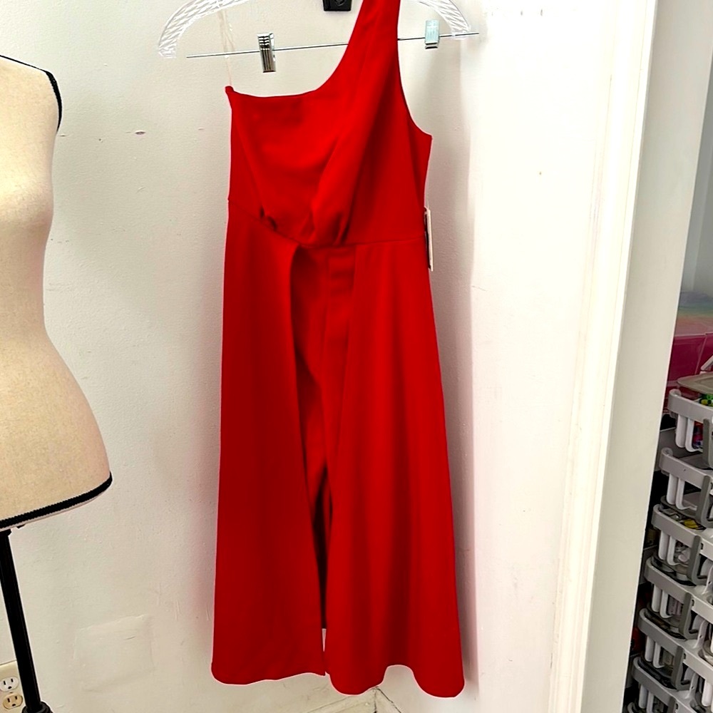 Elegant Red One-Shoulder Dress
